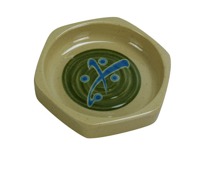 Yanco Dish JP-3001 is a perfect solution for those who look for reliable and affordable tableware for their food-serving establishment. This dish is ideal for serving dips, sauces, and spices. Made from melamine material, it is popular for being reliable and having an unbreakable structure. The stylish Japanese collection design will perfectly fit any of the establishments' interiors. It can be used in restaurants, catered events, outdoor dining areas, diners, cafes, and even hotels.