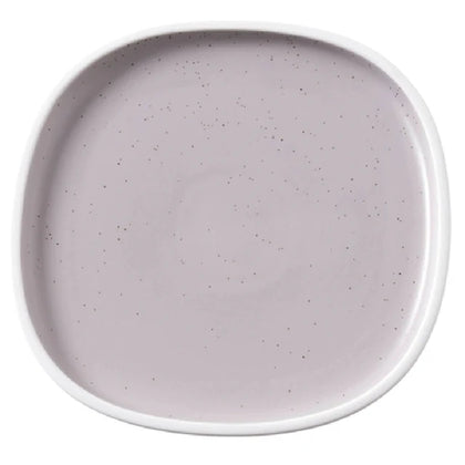 This Plate is made for commercial food service use, featuring a glazed porcelain surface for durability and stain resistance. Its square shape with upright rim facilitates portion control and efficient stacking, supporting streamlined workflows. Designed for easy cleaning and maintenance, it withstands frequent dishwasher cycles and oven reheating, making it suitable for daily use in moderate workflow kitchens. High quality affordable restaurant dinnerware.
