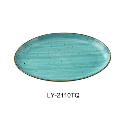 This coupe platter is made from durable glazed porcelain, this platter supports microwave, oven, and dishwasher use, making it suitable for versatile food presentation and serving tasks in restaurants, catering operations, and institutional kitchens. Its robust construction and optimal size facilitate efficient plating and easy cleanup, ideal for medium-volume foodservice workflow.