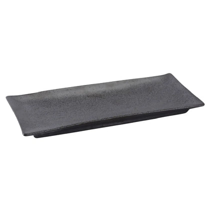 This rectangular plate is made from high quality porcelain material which ensures resistance to chipping and thermal shock, making it suitable for high-usage scenarios such as banquet serving, catering, and institutional kitchens. This dinner plate combines aesthetic appeal with functional durability, ideal for presenting entrees and side dishes in restaurant, cafeteria, and catering operations.