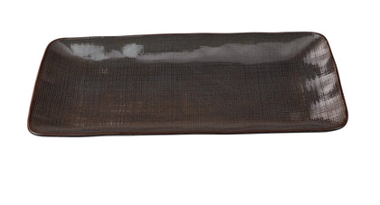 This rectangular plate is made from high-quality material, long plate features a basket weave design that enhances food presentation while ensuring durability in busy restaurant environments. Its microwave and dishwasher-safe properties simplify routine cleaning and reheating processes, making it suitable for restaurant, cafes, catering, and institutional settings requiring reliable dinnerware for daily workflows.