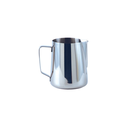 20oz stainless steel frothing pitcher with ergonomic handle and precision spout. Made from durable 18/8 stainless steel, perfect for latte art and steaming milk in cafés and home setups.