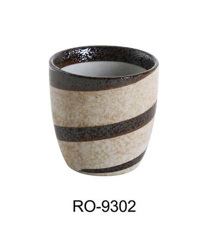 This round tea cup is made from durable porcelain perfect for serving hot tea, designed in brown and white color, with both robust and versatile quality, making it an excellent choice for homes, restaurants, cafes or catering services. Elevate your dining experience with the EcoQuality restaurant dinnerware.