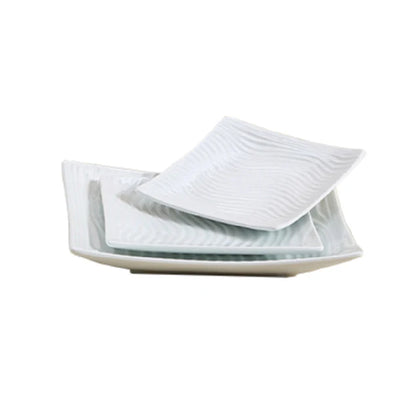This durable plate is suitable for institutional kitchens, catering operations, and restaurant back-of-house use. Its bone white finish ensures a professional presentation, while microwave, oven, and dishwasher safety support routine cleaning and quick turnaround. This plate combines functionality with robustness, ideal for steady daily operations in mid-volume foodservice environments.