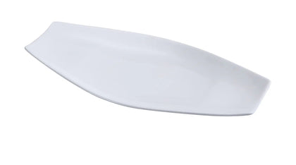 This platter offers a fresh and modern design, providing a neutral and sophisticated bone white backdrop for showcasing small dishes. Its rectangular size makes it ideal for serving individual portions of appetizers, sushi, or condiments in a stylish manner. Crafted from high-quality porcelain with added alumina, this platter is both durable and versatile, making it an excellent choice for homes, restaurants, or catering services.