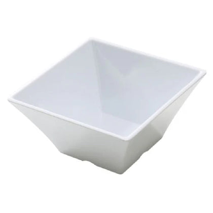 This Square Bowl is a stylish and durable addition to any food-serving establishment. With a 26 oz. capacity, this bowl is perfect for serving rice, soups, guacamole, noodles, and other appetizers. Made from high-quality melamine, it mimics the look of ceramic while offering superior durability and resistance to chipping. The elegant Rome collection design complements a variety of dining environments.