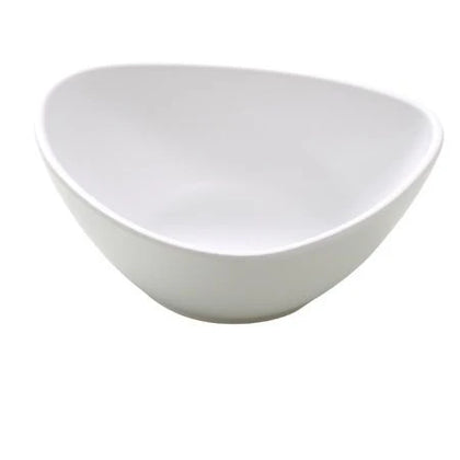 EcoQuality Deep Triangle Plate is made from durable and reliable melamine material. You can use it for rice, noodles, appetizers or hot meals. The Moderne collection has an elegant and stylish design. Performed in white color, it will perfectly fit any restaurant environment. Elevate your dining experience with these high quality affordable restaurant dinnerware.