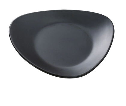 Triangle Plate is made from durable and reliable melamine material. You can use it for rice, noodles, appetizers or hot meals. The Moderne collection has an elegant and stylish design. Performed in black color, it will perfectly fit any restaurant environment. Elevate your dining experience with these high quality affordable restaurant dinnerware.
