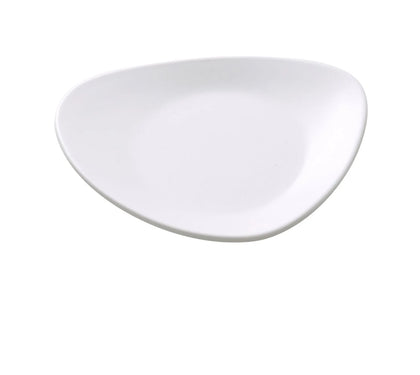 Triangle Plate is made from durable and reliable melamine material. You can use it for rice, noodles, appetizers or hot meals. The Moderne collection has an elegant and stylish design. Performed in white color, it will perfectly fit any restaurant environment. Elevate your dining experience with these high quality affordable restaurant dinnerware.