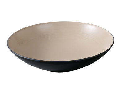 Yanco Salad/Soup Bowl BM-708CL brings both elegance and resilience to your tabletop. With a 20 oz capacity and a shallow, wide profile, it's ideal for serving salads, soups, or pasta. This bowl is part of the Birmingham collection, known for its brushed texture and artistic clay and black tones. Made from durable melamine, it offers the look of artisanal ceramic with added scratch resistance and lightweight convenience.