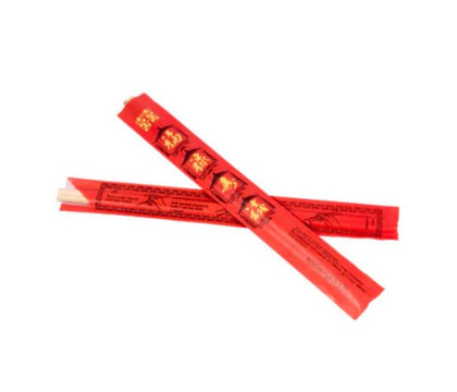 Red bamboo chopsticks pack with 100 pairs for restaurants or parties.
