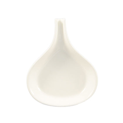 Elegant 10-inch white ceramic fry pan with an 18oz capacity. Heat-resistant and durable, perfect for sizzling dishes. Microwave, oven, and dishwasher safe with a sturdy handle for easy use.