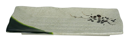 Yanco Rectangular Ripple Plate HO-2412 It is made from durable and reliable melamine material, which makes the plate look like ceramics. You can use this stylish plate to serve any dish you want. For example, you can use it for serving tortillas, rice, noodles, appetizers or hot meals. The Honda collection has an elegant and stylish design. Performed in gray color, it will perfectly fit any restaurant environment. 