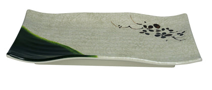 Yanco Rectangular Ripple Plate HO-2416 It is made from durable and reliable melamine material, which makes the plate look like ceramics. You can use this stylish plate to serve any dish you want. For example, you can use it for serving tortillas, rice, noodles, appetizers or hot meals. The Honda collection has an elegant and stylish design. Performed in gray color, it will perfectly fit any restaurant environment. 