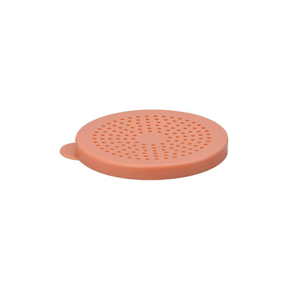 Durable red 2mm polycarbonate lid for PDRG series dredges, break-resistant, color-coded for safe food handling, easy to clean, packed 144 per case for commercial kitchen applications.