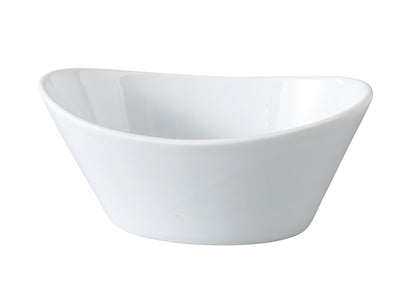 Yanco Oval Fruit Bowl ML-705 is a stylish and durable addition to any dining establishment. Made from high-quality porcelain with a sleek glaze finish, this bowl offers excellent resistance to mechanical damage and temperature changes. Its elegant oval design is perfect for serving fruit salads, ice cream, and other desserts. Ideal for fine-dining restaurants, catered events, hotels, and outdoor dining areas, this bowl provides both sophistication and functionality.