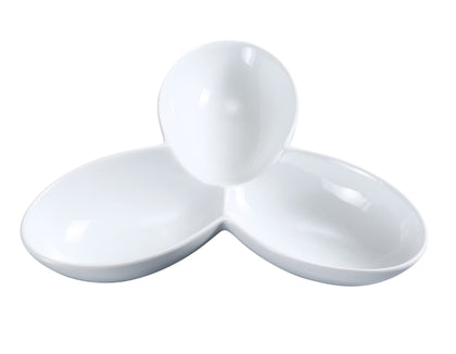 Yanco Three Divided Bowl ML-823 is a stylish and practical addition to your tableware collection. Made from high-quality porcelain with a sleek glaze finish, this durable bowl is resistant to mechanical damage and temperature effects. The three-compartment design allows for convenient serving of various dishes such as rice, miso soup, noodles, and salads. Its super white color and elegant Mainland collection design make it a perfect fit for fine-dining restaurants, catered events, outdoor dining areas