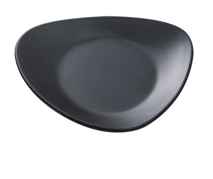 Yanco Triangle Plate MO-106BK It is made from durable and reliable melamine material, which makes the plate look like ceramics. You can use this stylish plate to serve any dish you want. For example, you can use it for rice, noodles, appetizers or hot meals. The Moderne collection has an elegant and stylish design. Performed in black color, it will perfectly fit any restaurant environment. 