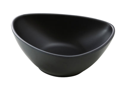 Yanco Deep Triangle Plate MO-206BK It is made from durable and reliable melamine material, which makes the plate look like ceramics. You can use this stylish plate to serve any dish you want. For example, you can use it for rice, noodles, appetizers or hot meals. The Moderne collection has an elegant and stylish design. Performed in black color, it will perfectly fit any restaurant environment. 