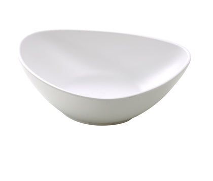 Yanco Deep Triangle/Pasta Plate MO-211 It is made from durable and reliable melamine material, which makes the plate look like ceramics. You can use this stylish plate to serve any dish you want. For example, you can use it for rice, noodles, appetizers or hot meals. The Moderne collection has an elegant and stylish design. Performed in white color, it will perfectly fit any restaurant environment. 