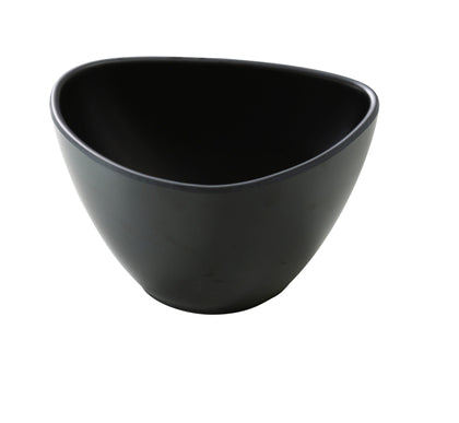 Yanco Triangle Bowl MO-306BK It is made from durable and reliable melamine material, which makes the bowl look like ceramics. You can use these unique triangular bowls to serve such dishes like rice, miso soup, noodles or salads. Thanks to the elegant Moderne collection style, the bowl will perfectly fit any food-serving establishment design. Performed in moderne style, such melamine tableware is an ideal solution for those who choose high-quality, durable and affordable dinnerware for their place. 