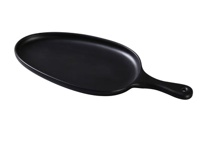 Yanco Pan Plate with Handle MO-809BK Crafted from high-quality melamine, this plate boasts a sleek matte finish in an elegant black hue that will impress even the most discerning guests. The organic shape of the plate, with its unique curves and contours, adds a touch of sophistication to any dish you serve. The plate also features a convenient handle for easy carrying and serving.