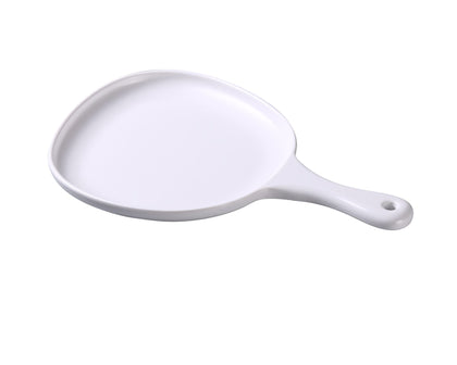 Yanco Pan Plate with Handle MO-811 Crafted from high-quality melamine, this plate boasts a sleek matte finish in an elegant white hue that will impress even the most discerning guests. The organic shape of the plate, with its unique curves and contours, adds a touch of sophistication to any dish you serve. The plate also features a convenient handle for easy carrying and serving.