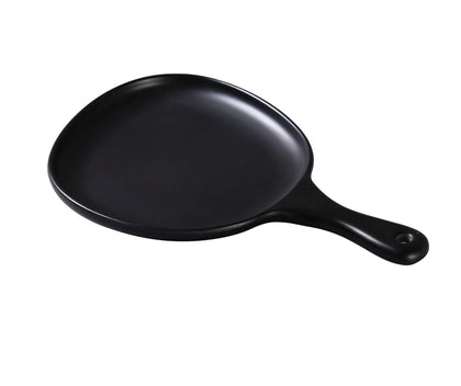 Yanco Pan Plate with Handle MO-811BK Crafted from high-quality melamine, this plate boasts a sleek matte finish in an elegant black hue that will impress even the most discerning guests. The organic shape of the plate, with its unique curves and contours, adds a touch of sophistication to any dish you serve. The plate also features a convenient handle for easy carrying and serving. 