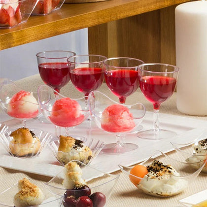 Mini Fanflair Dish – Fan-shaped serving dish for appetizers or desserts. Durable, BPA-free plastic in clear. Ideal for weddings, parties, and upscale events.