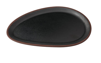 Yanco Oval Plate NA-214BK Crafted from high-quality melamine, this plate is both durable and lightweight. Its oval shape and break-resistant design make it ideal for frequent use in commercial dining settings. Designed to be dishwasher safe, this plate ensures quick and efficient cleaning, which is essential for high-turnover environments. The black color with a speckled finish and brown rim adds a touch of sophistication, enhancing the presentation of any dish.