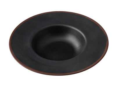 Yanco Dessert Plate NA-711BK The plate is crafted from melamine, which combines durability with an elegant look, suitable for both casual and formal occasions. This dessert plate has a 16-ounce capacity, ideal for presenting desserts or main courses. The melamine material ensures that the plate is break-resistant, providing longevity even in high-use environments such as hotels, restaurants, and cafes. Additionally, it is dishwasher safe for easy cleaning and convenience.
