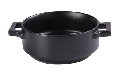 EcoQuality Bake Plate With Handle NB-907 brings modern elegance and functional durability to any kitchen or dining setup. Crafted from matte black porcelain, this 20 oz bake plate is perfect for oven-to-table service, making it ideal for baked appetizers, individual casseroles, desserts, side dishes, and more. Its sturdy side handles ensure easy carrying, while the sleek black finish enhances presentation in restaurants, hotels, catering events, and home dining spaces.