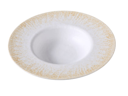 Yanco Soup/Pasta Bowl OP-511 delivers a perfect blend of elegance and durability for any foodservice setting. Made from long-lasting melamine, this bowl features a broad surface with gently sloped sides, making it an excellent choice for soups, pastas, or entrée salads. Its textured surface and sophisticated design elevate the dining experience with a white and brown color palette accented in gold.