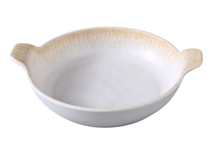 Yanco Bowl With Ear OP-709 combines practical design with elevated style, making it ideal for serving pasta, salads, and more. Crafted from durable melamine, this 25 oz bowl showcases a textured surface accented by a golden design, adding a refined touch to modern dining presentations. The added ear handle enhances ease of handling, while the sturdy build is suited for frequent use in restaurants, buffets, and catered events.