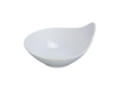 Yanco Ear Bowl PA-405 is an elegant and durable choice for serving condiments, dressings, and salsas. With its compact size and sleek contours, this bowl enhances table presentation while fitting seamlessly into any setting. Made from high-quality porcelain, it is resistant to scratches and chips, ensuring long-lasting use. Designed for convenience, this bowl is oven, dishwasher, and microwave safe, making it a practical addition to restaurants, cafes, and catering businesses.