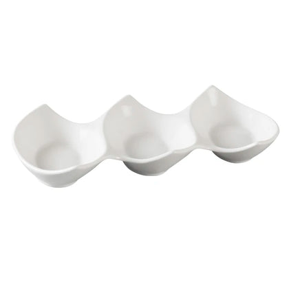 Yanco 3-Compartment Plate PS-2111 is an ideal solution for food-serving establishments looking for elegant and high-quality tableware. This porcelain dish is perfect for serving dips, sauces, and desserts, and features a stylish design from the Piscataway collection that complements any setting. Whether used in restaurants, catered events, outdoor dining areas, or hotels, it provides a practical and attractive dinnerware option.