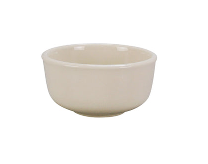 Yanco Jung Bowl RE-95 is a versatile and elegant addition to any dining establishment. With a 9.5-ounce capacity, this bowl is perfect for serving soups, desserts, side dishes, and small entrées. Its classic round shape and smooth American white finish enhance food presentation while seamlessly complementing both casual and fine-dining settings. Made from durable porcelain, this bowl is built to withstand daily use in restaurants, cafés, and catering services.