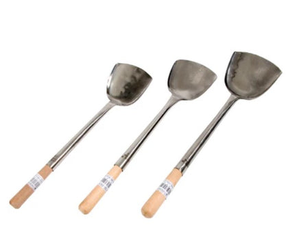 Small handmade stainless steel shovel, perfect for detailed digging tasks. Durable, lightweight, and designed for precise handling.



