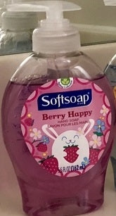 Softsoap Fresh Burst Hand Soap delivers a cheerful burst of berry fragrance in a gentle, skin-friendly formula. Ideal for daily use, it effectively cleanses while helping to maintain your skin’s natural moisture. Its compact 5.5 oz size makes it perfect for home or travel, offering a fun and refreshing handwashing experience.