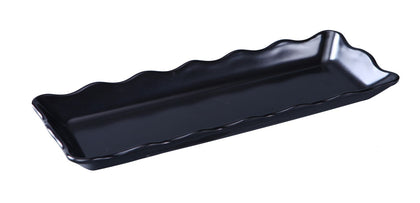 Yanco Scallop Edged Display Tray DC-6013B 12/Pcs Ideal for serving hot or cold appetizers, slices of bread, desserts, and other food for the entire table. Made from melamine material, it is popular for being reliable and having an unbreakable structure. The stylish Deli collection has a distinctive appearance featuring dinnerware With a glossy finish. It can be used in restaurants and catered events, outdoor dining areas, diners and cafes, and even hotels and poolside parties. 